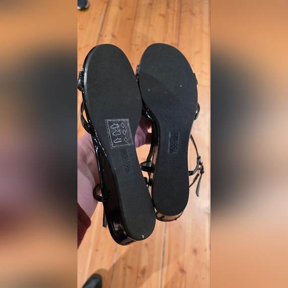 Mootsies Tootsies Black Patent Strappy Women's Sandals - Picture 4 of 4